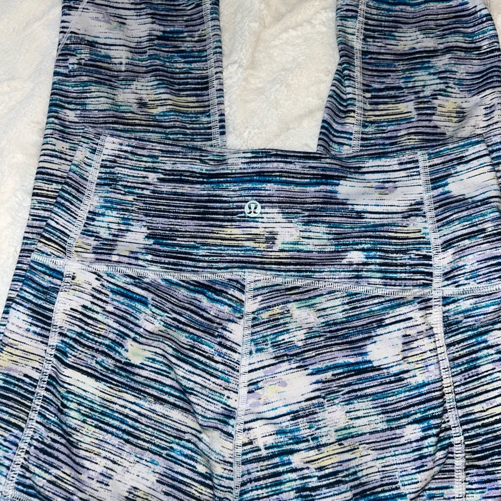 Lululemon Run Inspired 21” cropped leggings. - Picture 2 of 4
